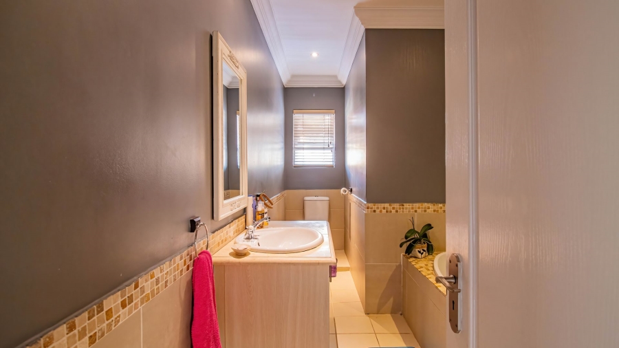 3 Bedroom Property for Sale in Allens Nek Gauteng