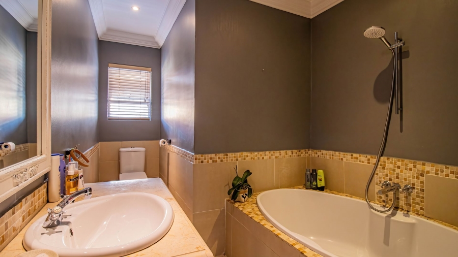 3 Bedroom Property for Sale in Allens Nek Gauteng