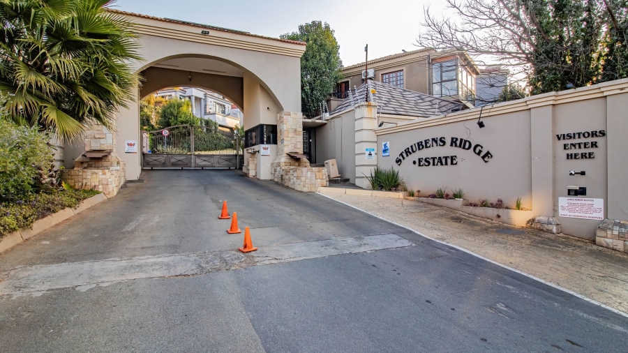3 Bedroom Property for Sale in Allens Nek Gauteng