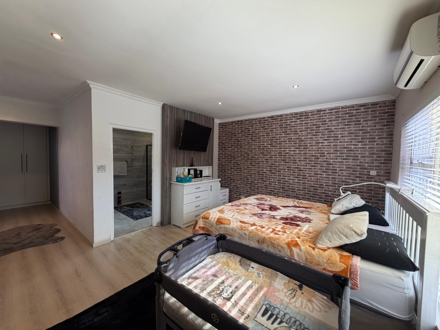 4 Bedroom Property for Sale in Suideroord Gauteng