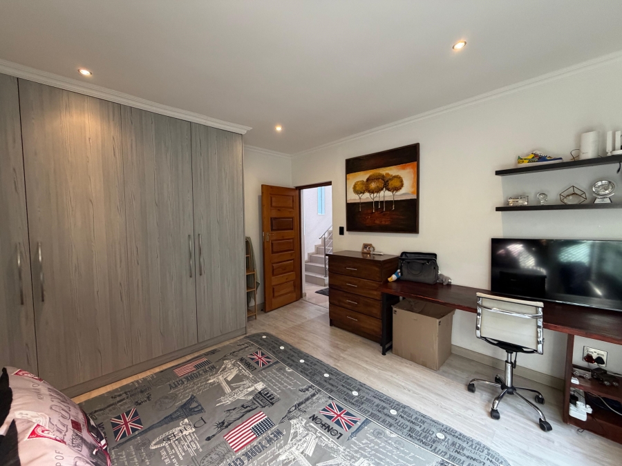 4 Bedroom Property for Sale in Suideroord Gauteng
