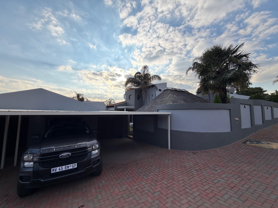 4 Bedroom Property for Sale in Suideroord Gauteng