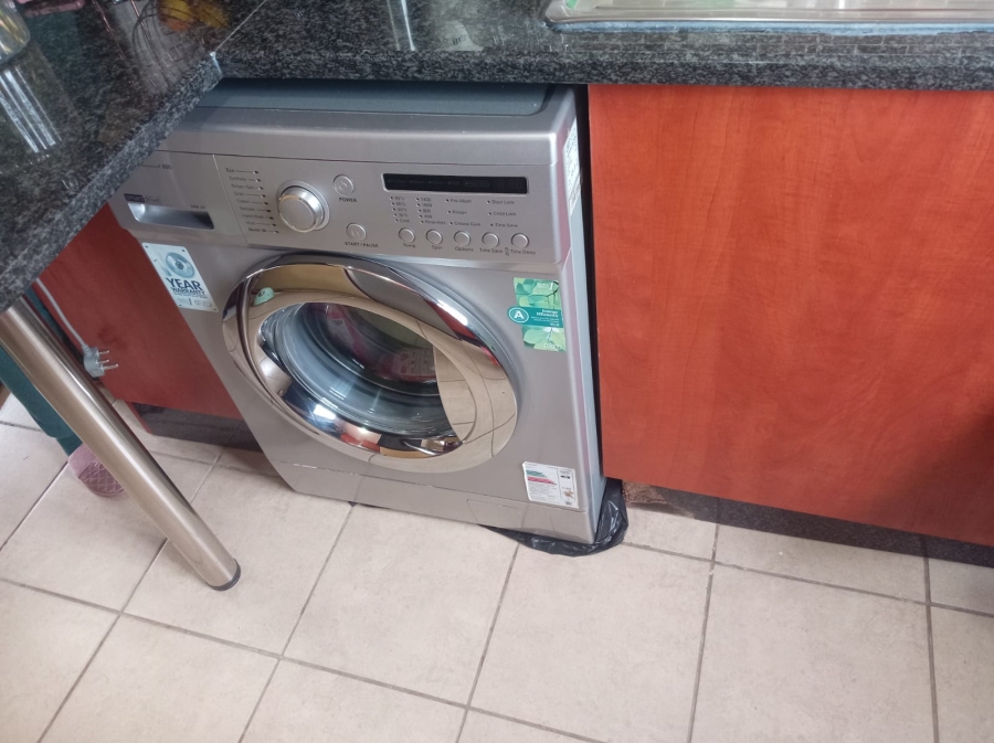 2 Bedroom Property for Sale in Bram Fischerville Gauteng