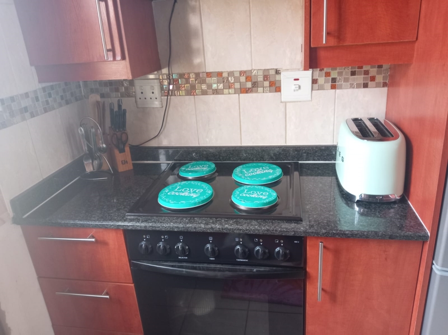 2 Bedroom Property for Sale in Bram Fischerville Gauteng