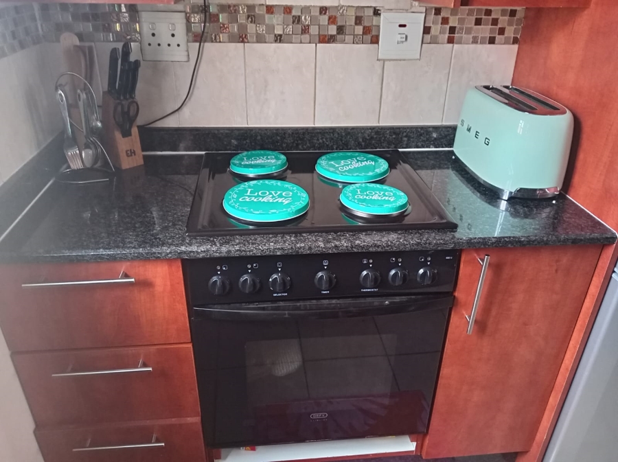 2 Bedroom Property for Sale in Bram Fischerville Gauteng