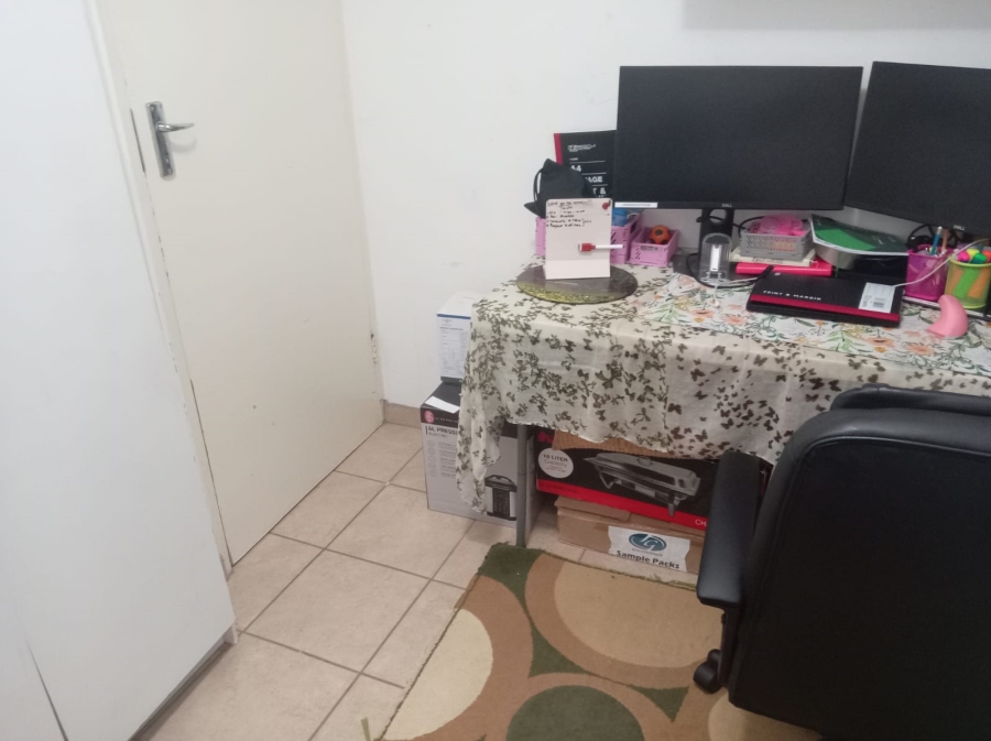2 Bedroom Property for Sale in Bram Fischerville Gauteng