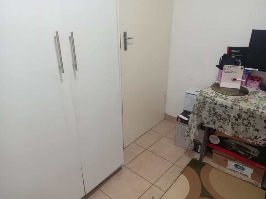 2 Bedroom Property for Sale in Bram Fischerville Gauteng