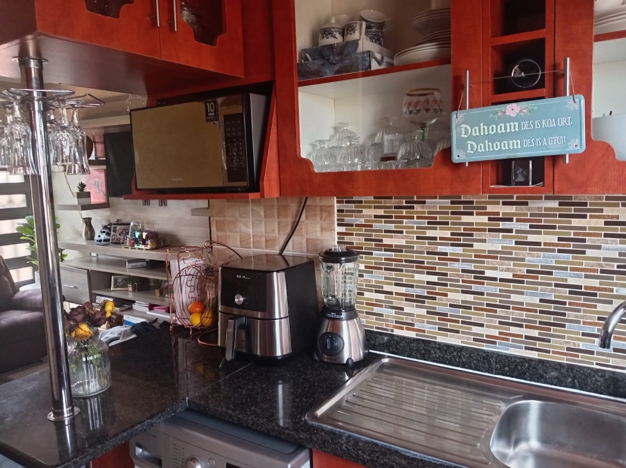2 Bedroom Property for Sale in Bram Fischerville Gauteng