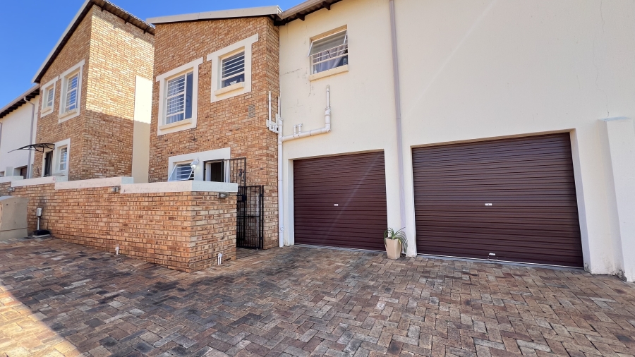 3 Bedroom Property for Sale in Wilgeheuwel Gauteng