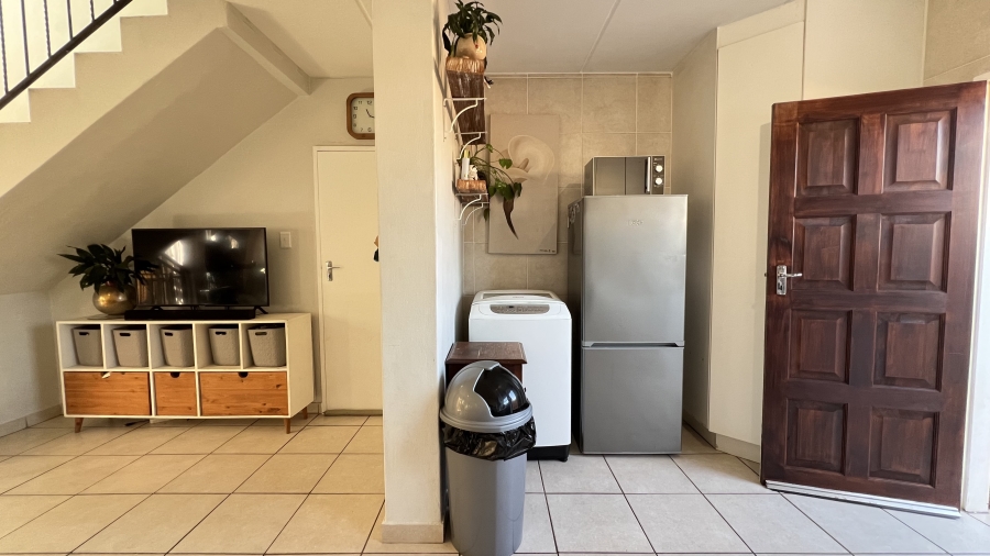 3 Bedroom Property for Sale in Wilgeheuwel Gauteng