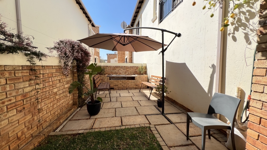 3 Bedroom Property for Sale in Wilgeheuwel Gauteng