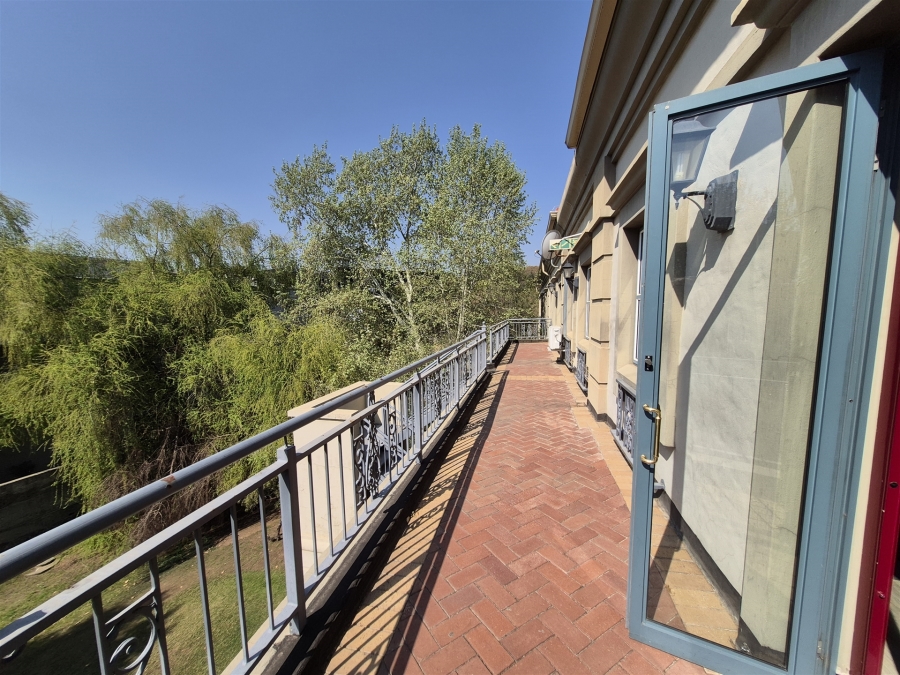 To Let Commercial Property for Rent in Hyde Park Gauteng