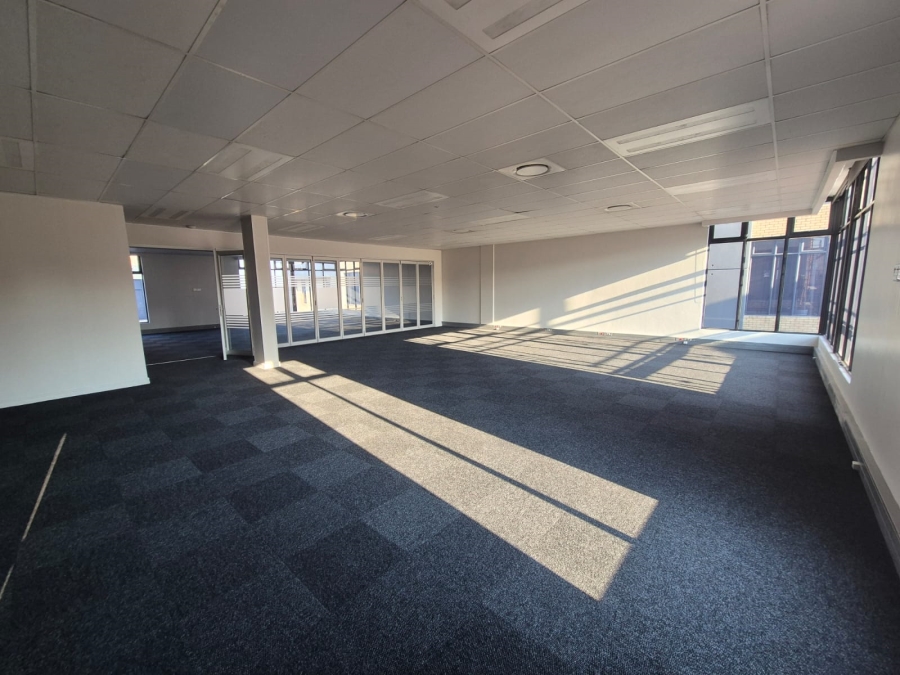 Commercial Property for Sale in Die Hoewes Gauteng