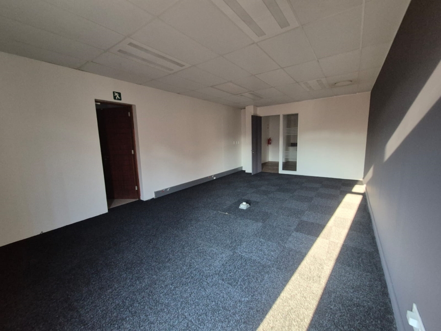 Commercial Property for Sale in Die Hoewes Gauteng