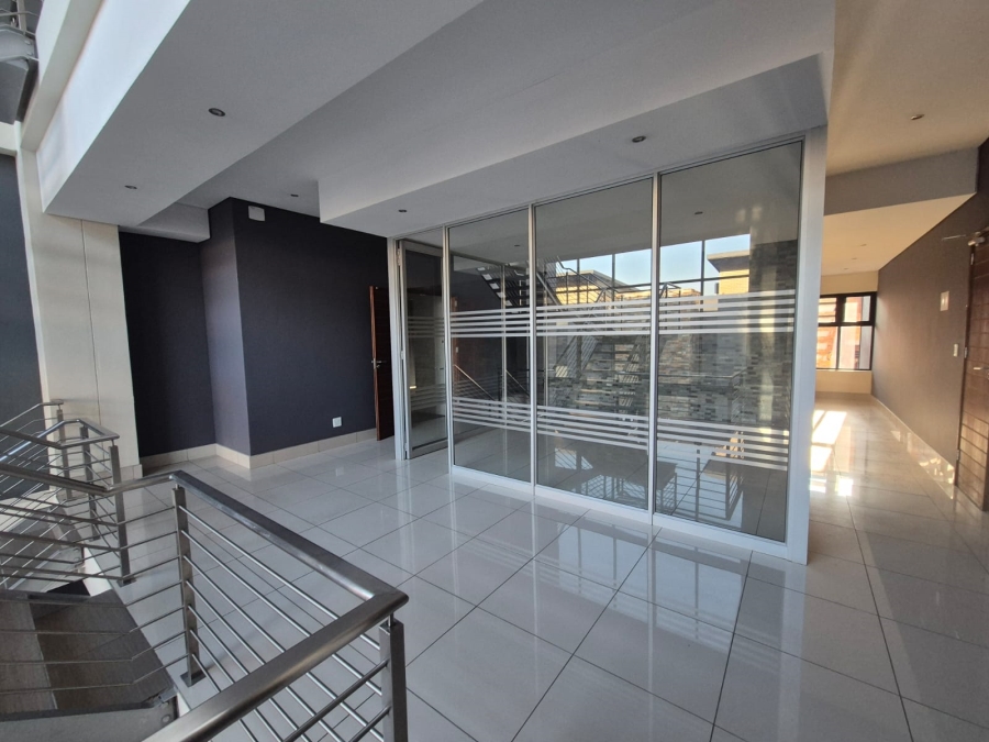 Commercial Property for Sale in Die Hoewes Gauteng