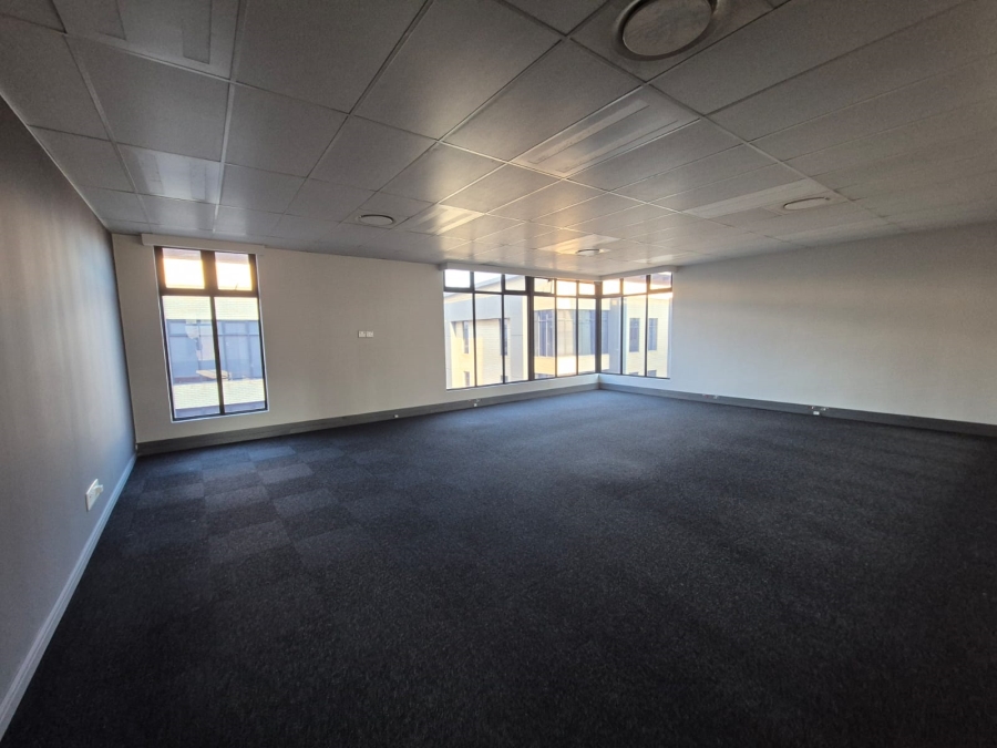 Commercial Property for Sale in Die Hoewes Gauteng