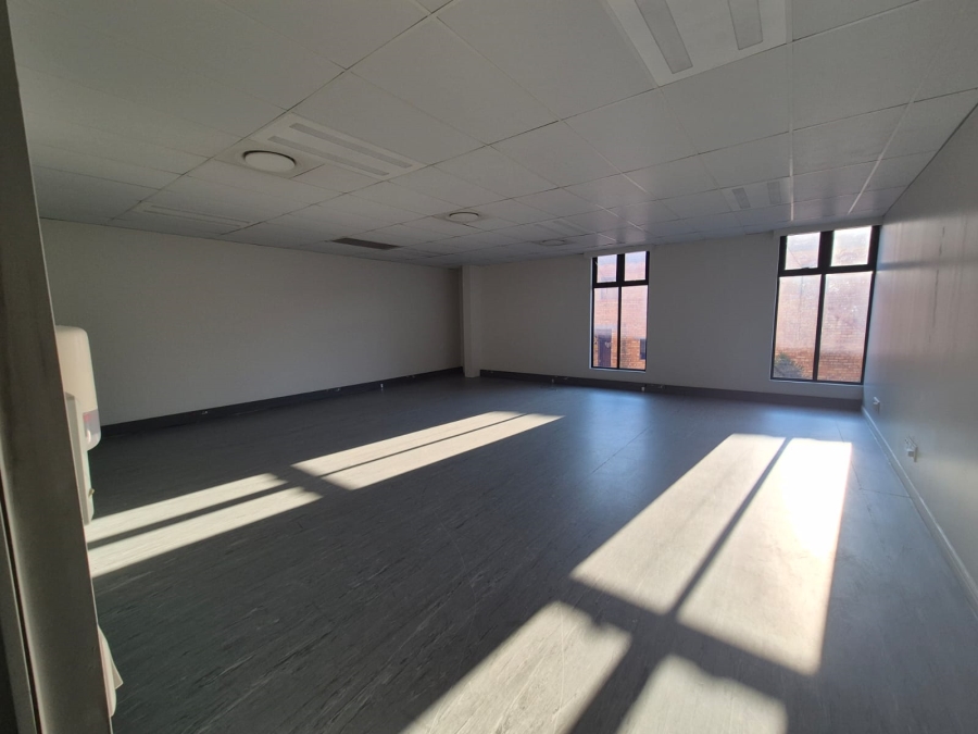 Commercial Property for Sale in Die Hoewes Gauteng