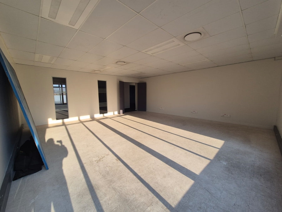 Commercial Property for Sale in Die Hoewes Gauteng