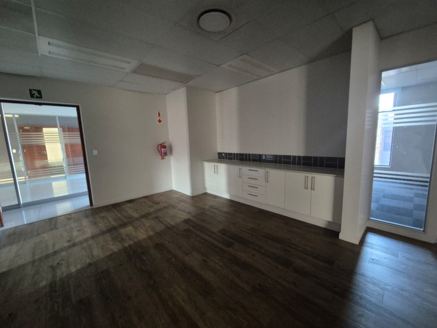 Commercial Property for Sale in Die Hoewes Gauteng