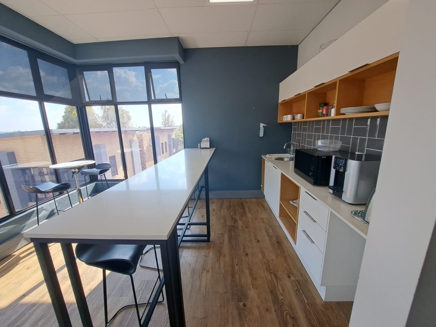 Commercial Property for Sale in Die Hoewes Gauteng