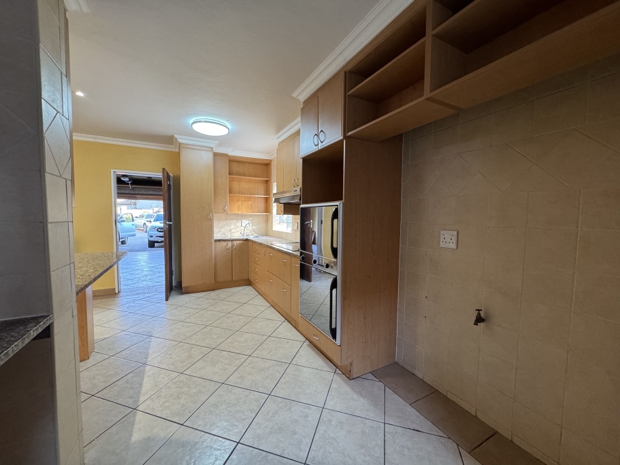 4 Bedroom Property for Sale in The Wilds Gauteng