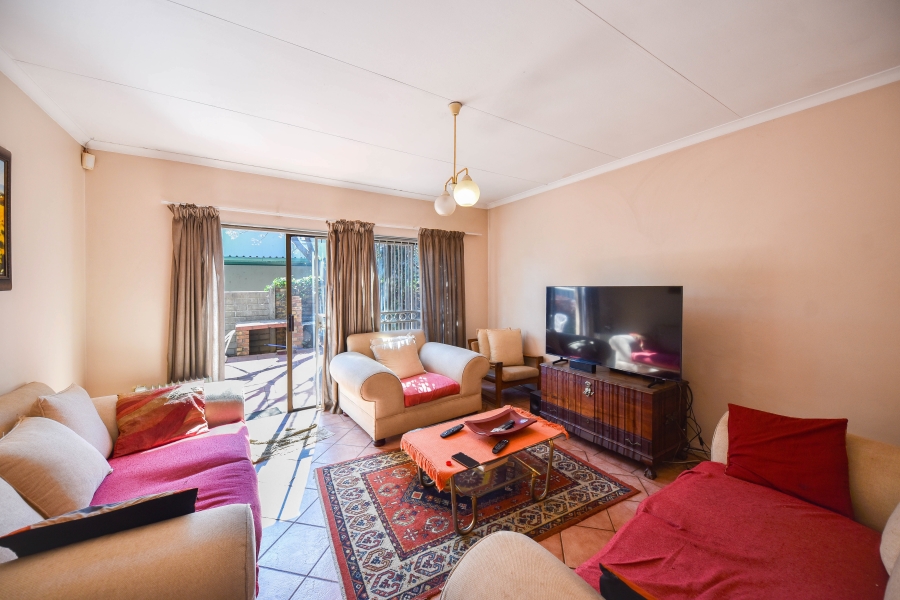 3 Bedroom Property for Sale in Garsfontein Gauteng