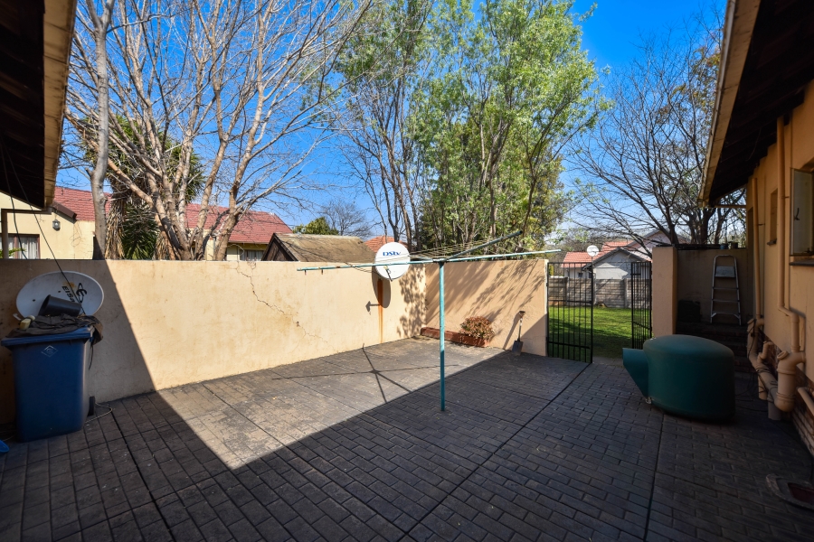 3 Bedroom Property for Sale in Garsfontein Gauteng