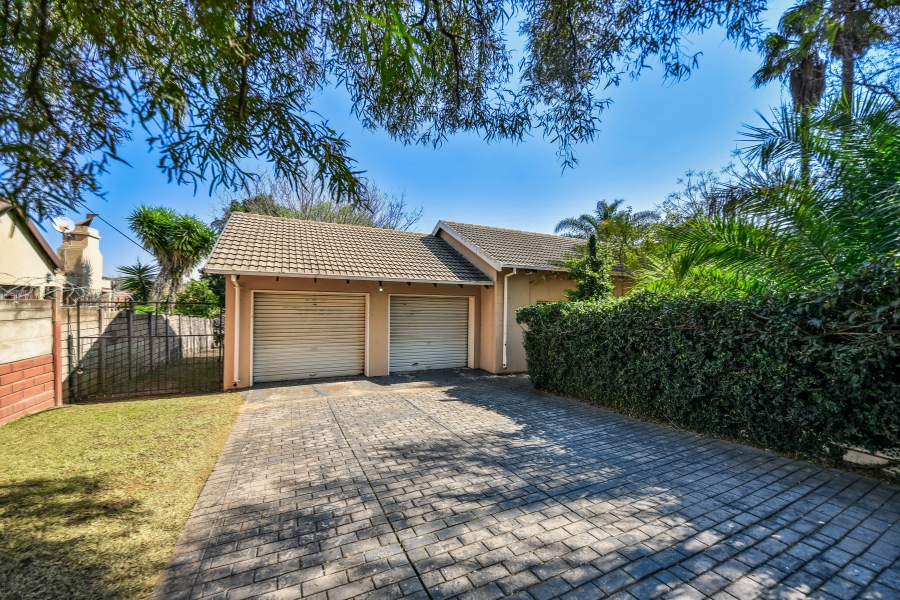 3 Bedroom Property for Sale in Garsfontein Gauteng