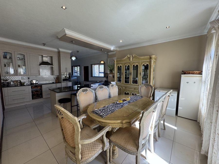 5 Bedroom Property for Sale in The Wilds Gauteng