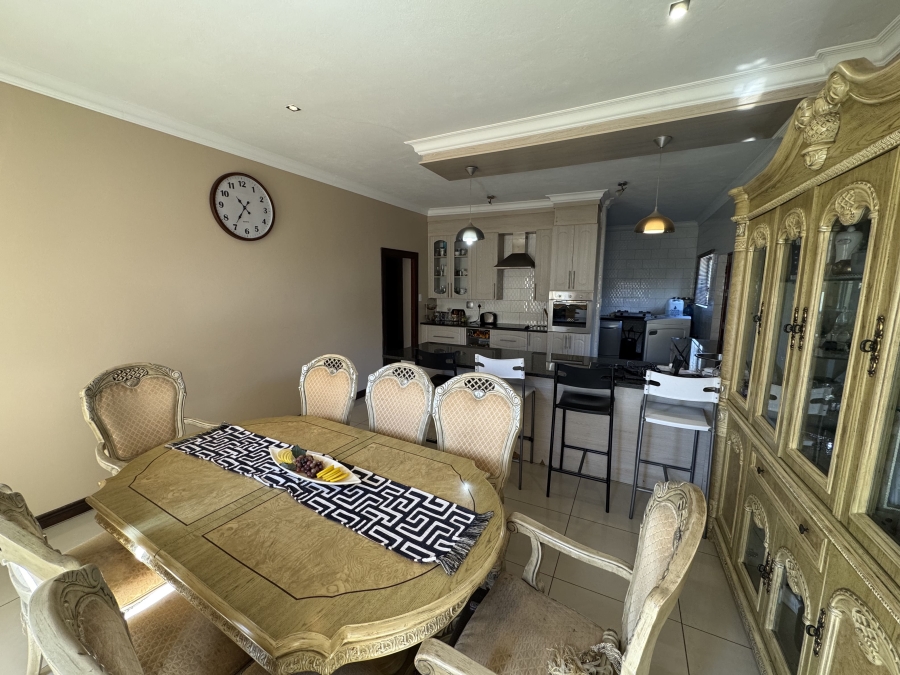 5 Bedroom Property for Sale in The Wilds Gauteng