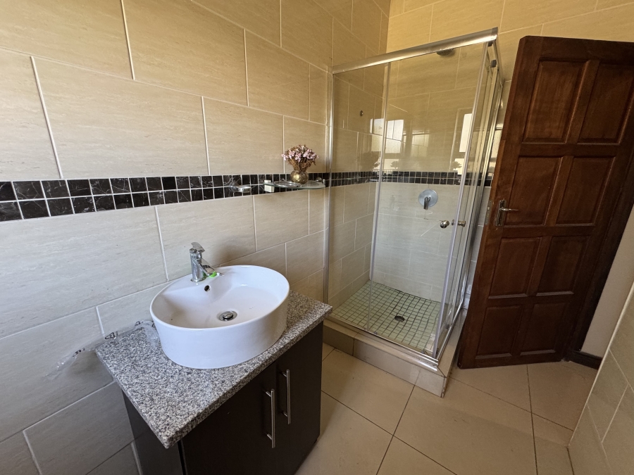 5 Bedroom Property for Sale in The Wilds Gauteng