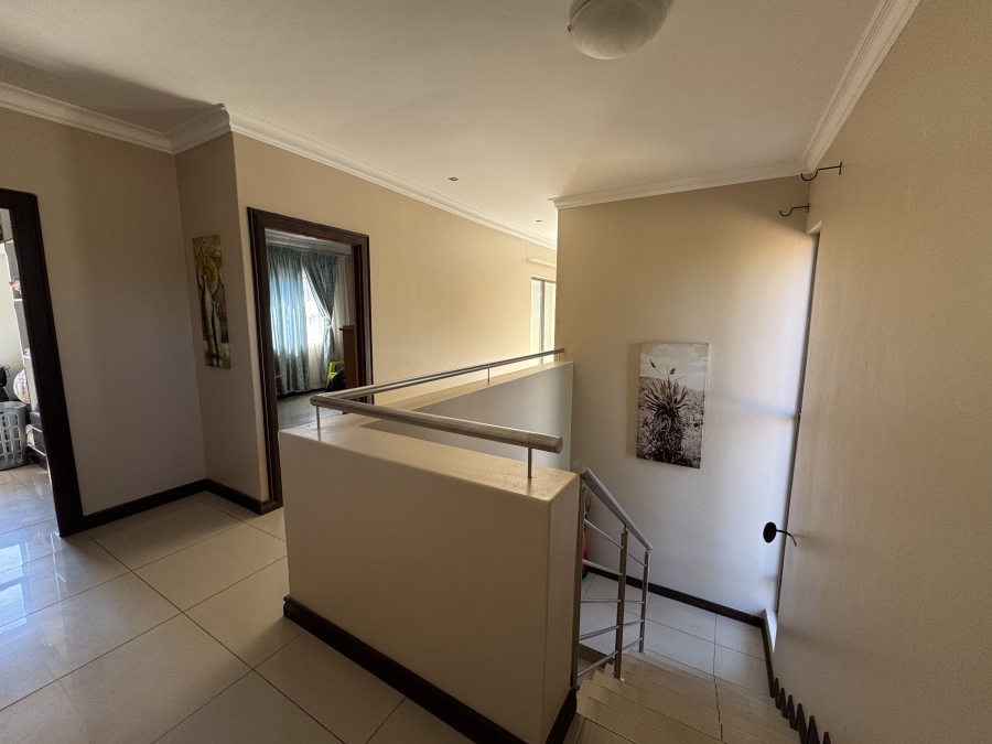 5 Bedroom Property for Sale in The Wilds Gauteng