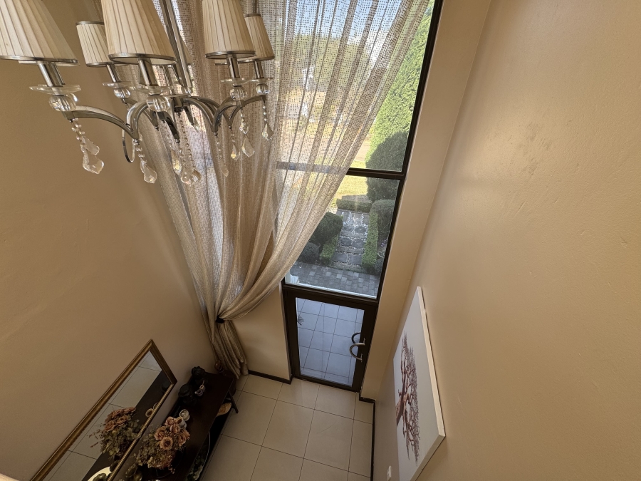 5 Bedroom Property for Sale in The Wilds Gauteng