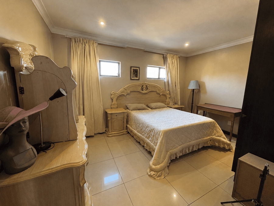 5 Bedroom Property for Sale in The Wilds Gauteng