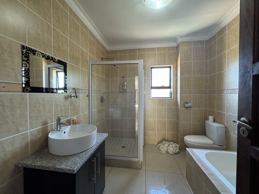 5 Bedroom Property for Sale in The Wilds Gauteng