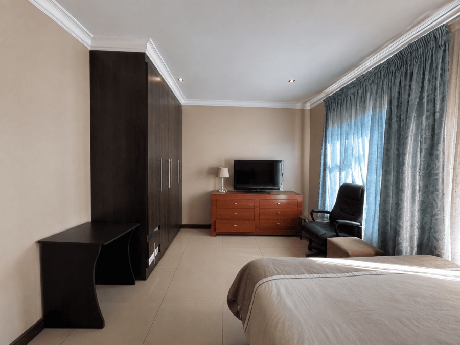 5 Bedroom Property for Sale in The Wilds Gauteng