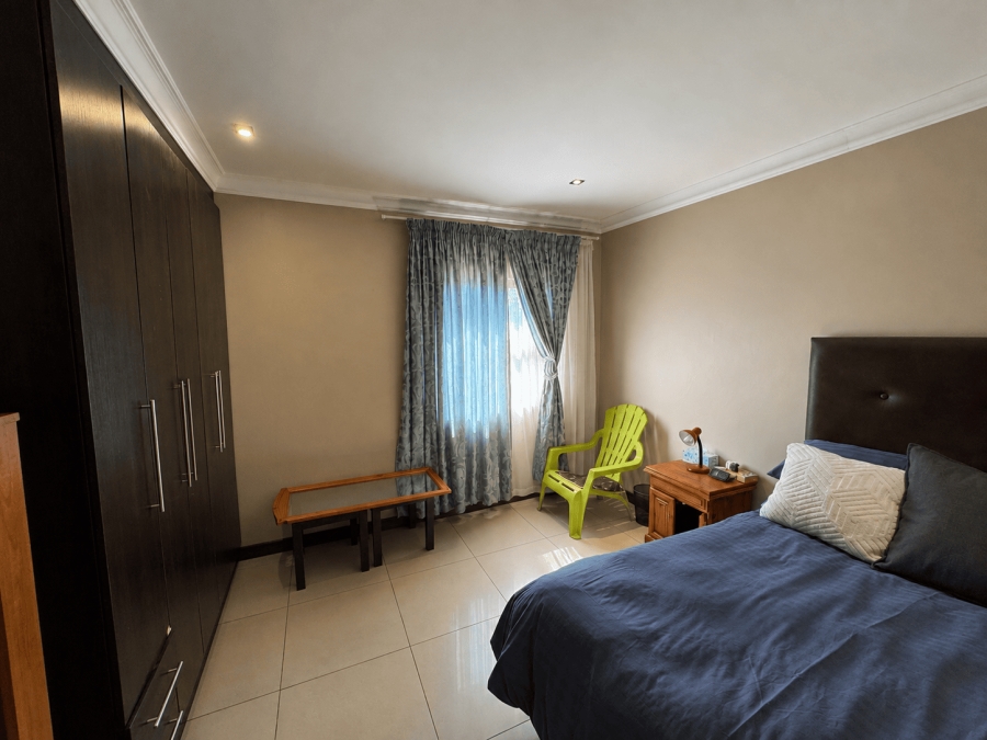 5 Bedroom Property for Sale in The Wilds Gauteng