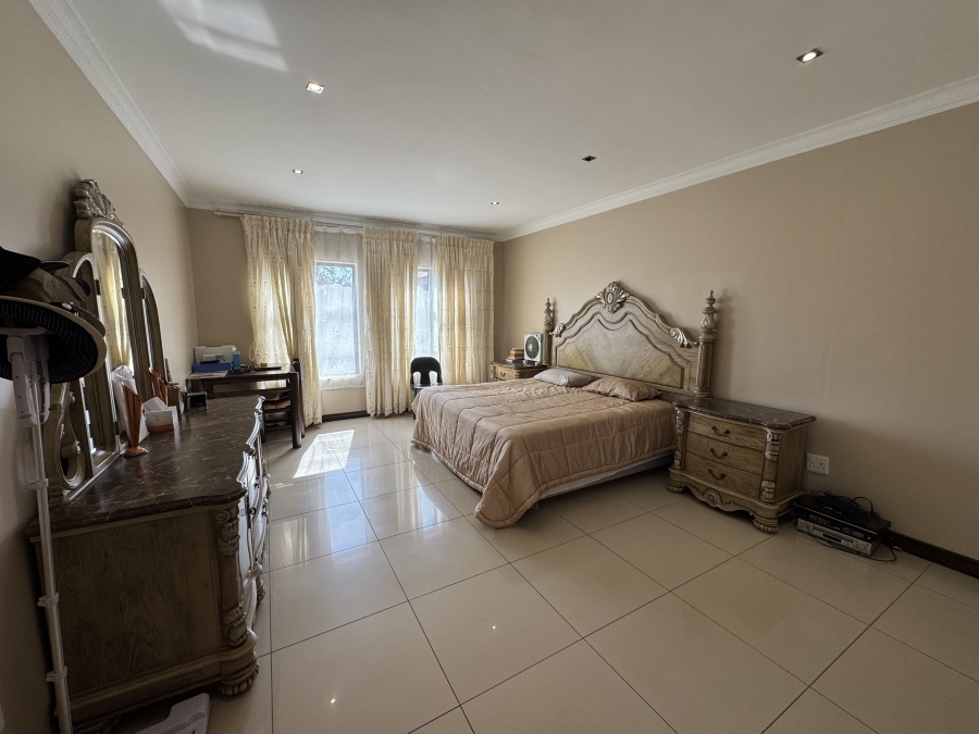 5 Bedroom Property for Sale in The Wilds Gauteng