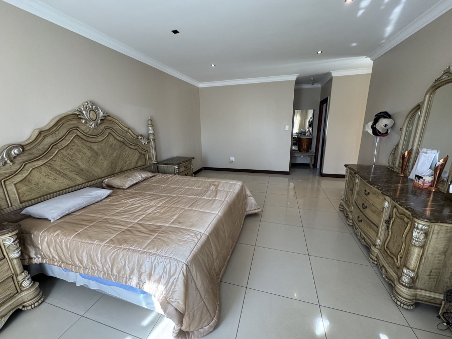 5 Bedroom Property for Sale in The Wilds Gauteng