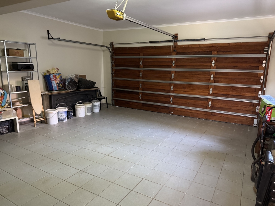 5 Bedroom Property for Sale in The Wilds Gauteng