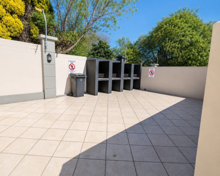 1 Bedroom Property for Sale in Noordwyk Gauteng
