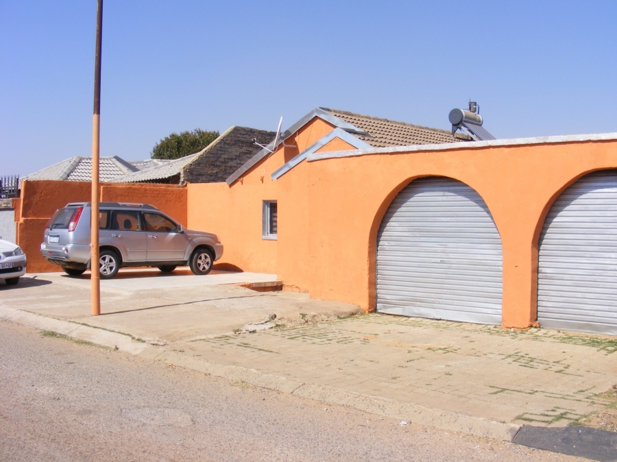 3 Bedroom Property for Sale in Lenasia South Gauteng