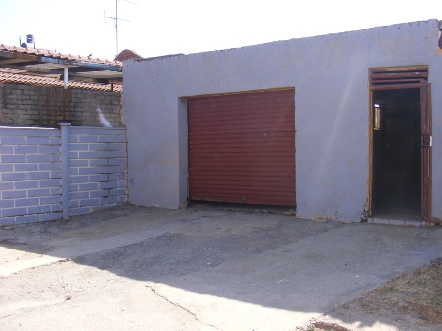 3 Bedroom Property for Sale in Lenasia South Gauteng