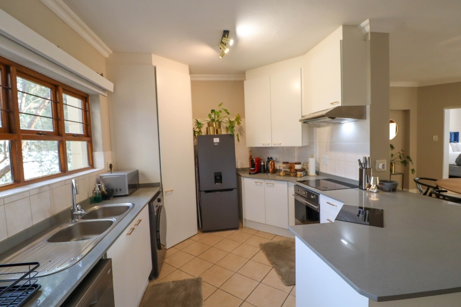To Let 2 Bedroom Property for Rent in Bryanston Gauteng