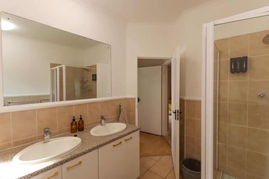 To Let 2 Bedroom Property for Rent in Bryanston Gauteng
