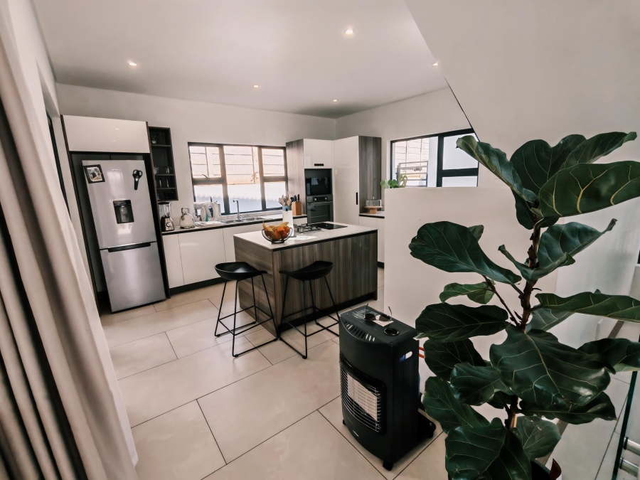 To Let 3 Bedroom Property for Rent in Morningside Gauteng