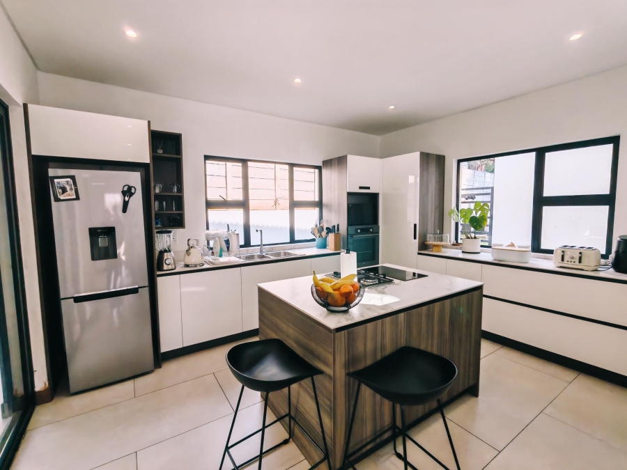 To Let 3 Bedroom Property for Rent in Morningside Gauteng