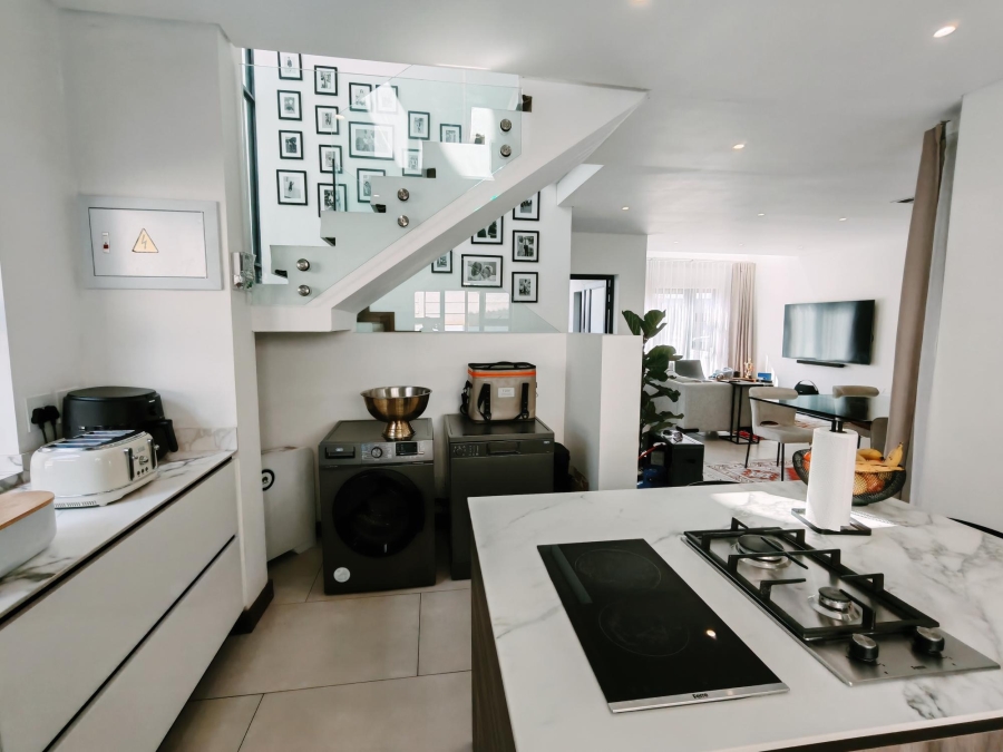To Let 3 Bedroom Property for Rent in Morningside Gauteng