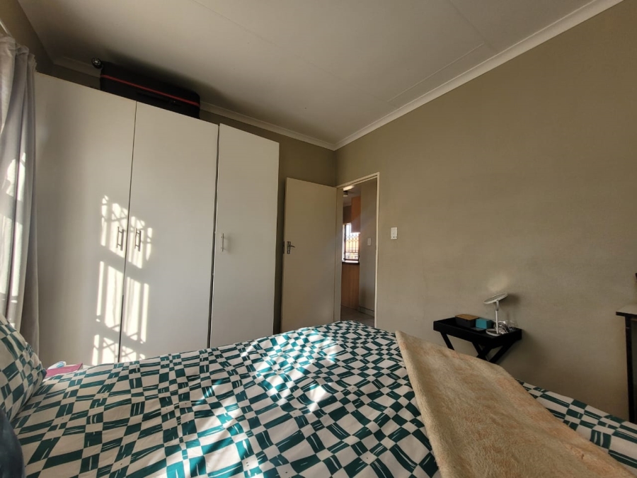 2 Bedroom Property for Sale in Groblerpark Gauteng