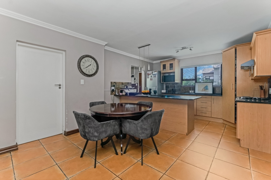 To Let 3 Bedroom Property for Rent in Fourways Gauteng
